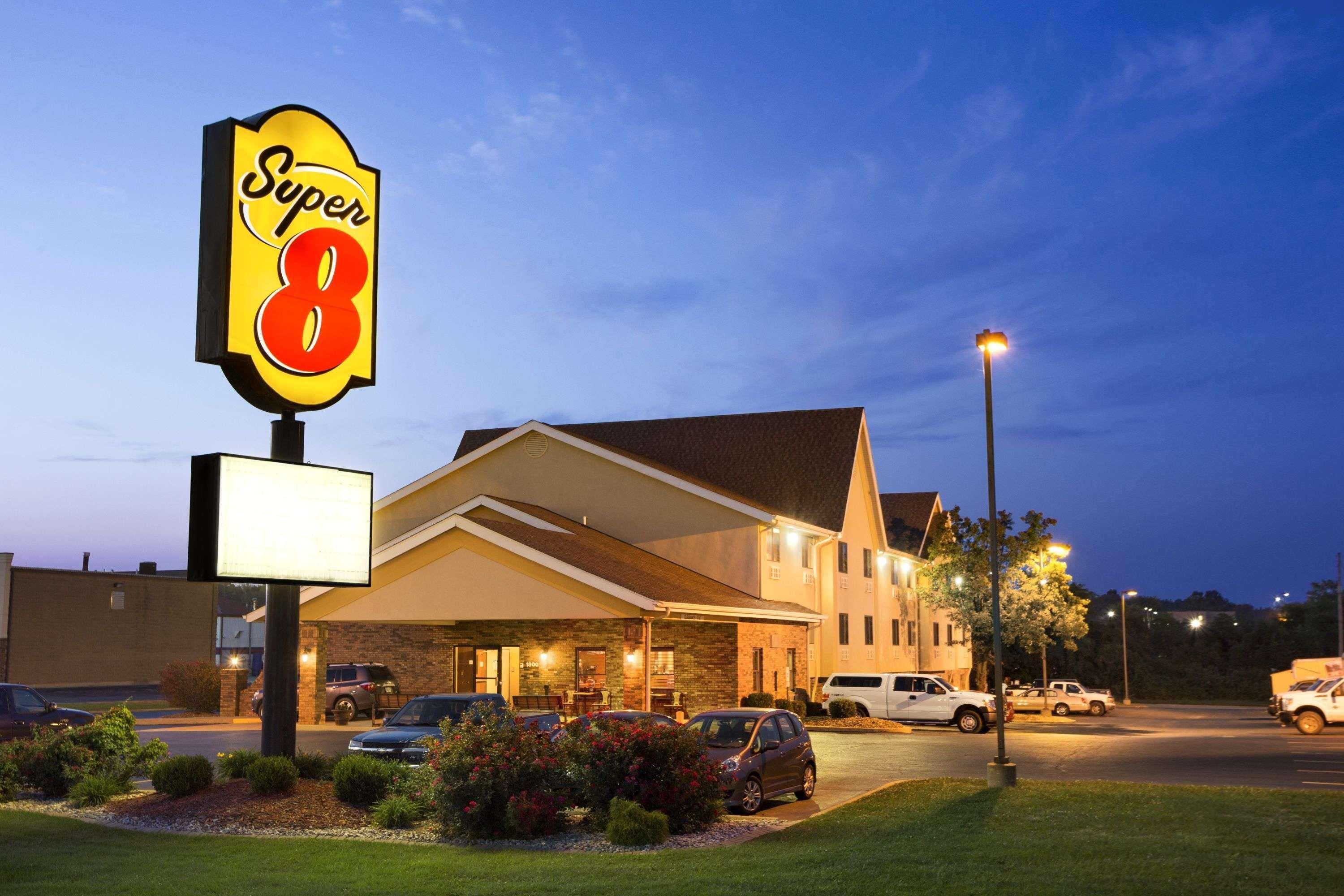 Motel Super 8 By Wyndham Alton Exteriér fotografie