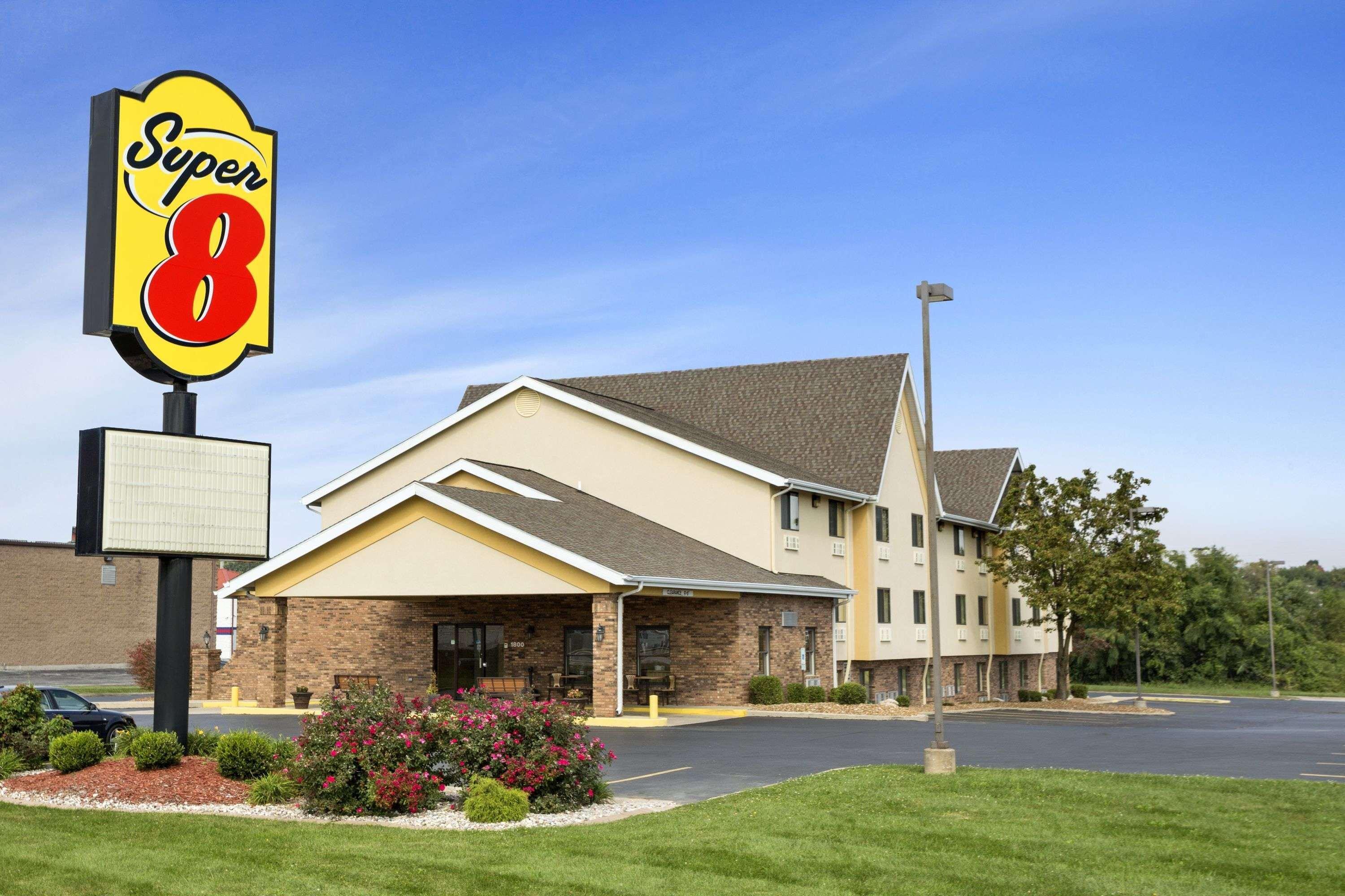 Motel Super 8 By Wyndham Alton Exteriér fotografie